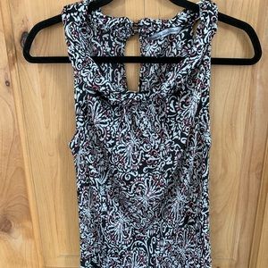 Summer Top Sz S- small hole in back by neck